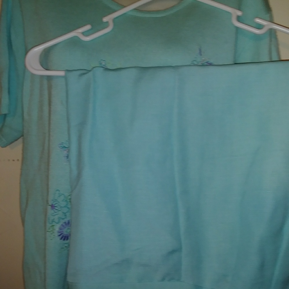 Top - Picture 3 of 4